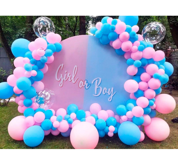 Фотозона для гендер паті - кругла основа з написом Boy or Girl, з різнокаліберною гірляндою з кульок