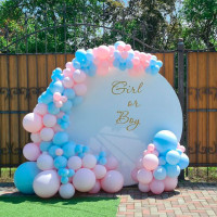 Фотозона для Гендер Паті, кругла основа з написом boy or Girl, з різнокаліберною гірляндою з кульок Фотозона для Гендер Паті, кругла основа з написом boy or Girl, з різнокаліберною гірляндою з кульок